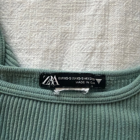 Zara Ribbed Green Tank Top - Picture 3 of 3